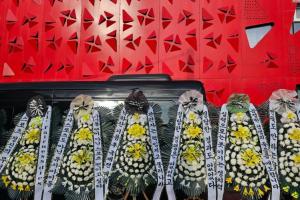 摆放花圈施压管理层的T1粉丝组织者发声："面对不公无需合适时机"