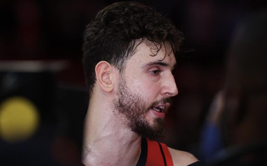 火箭加时122128不敌76人球员评价：7人及格，2人崩盘