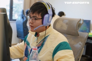 TES分享队员训练返图：努力备战，磨合进行时