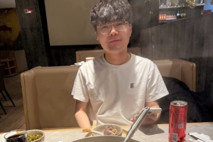 Hoya晒照聚餐：☺️☺️