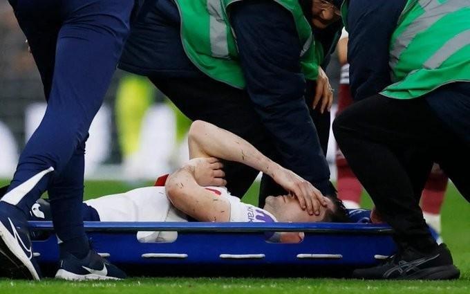 热刺官方：本戴维斯将于今日接受左脚