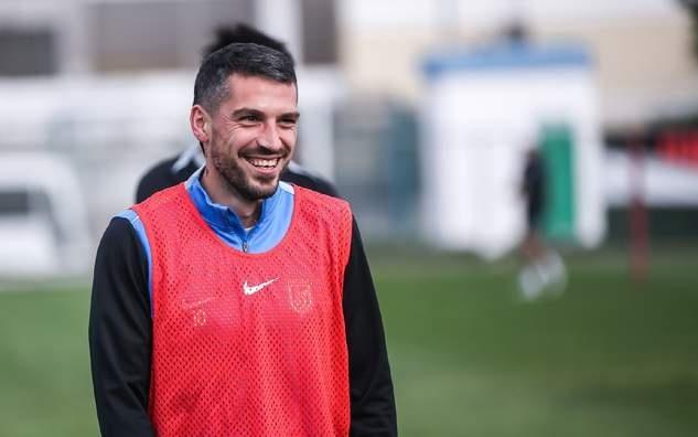 阿利米有球训练了，大连英博20号上海