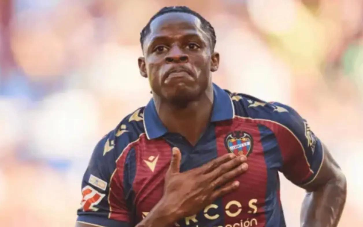 莫雷托：四五家英超中游俱乐部想引进埃永，还有一家有机会踢欧冠