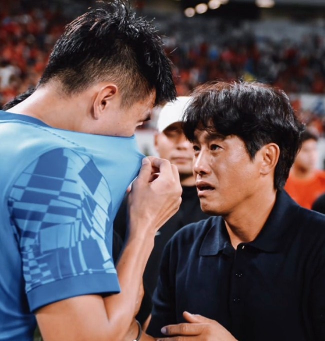 杨一鸣重返凤凰山落泪：既是兄弟也是对手，既是重逢也是告别
