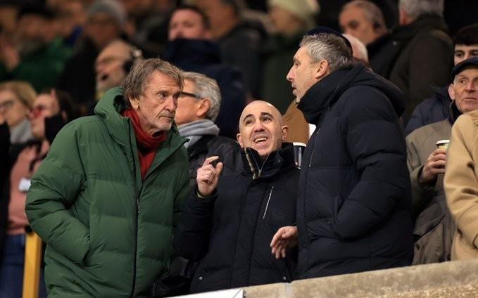 镜报：曼联高层就任命新帅存分歧，未确定是现在还是等到夏季