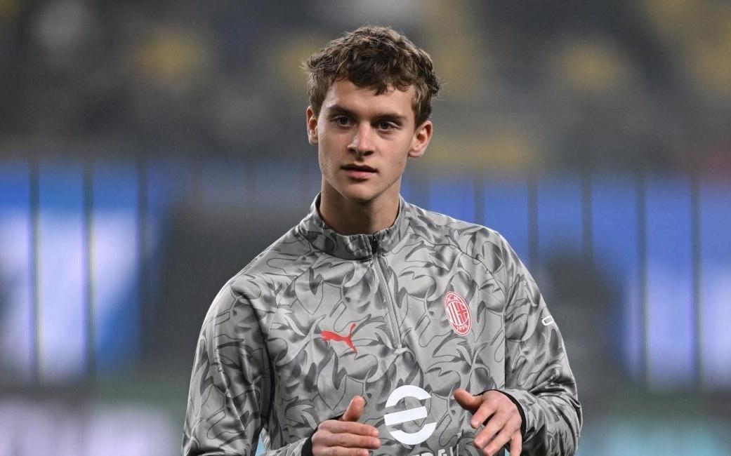 意媒：阿贾克斯租借小伊布的买断费为350万欧元