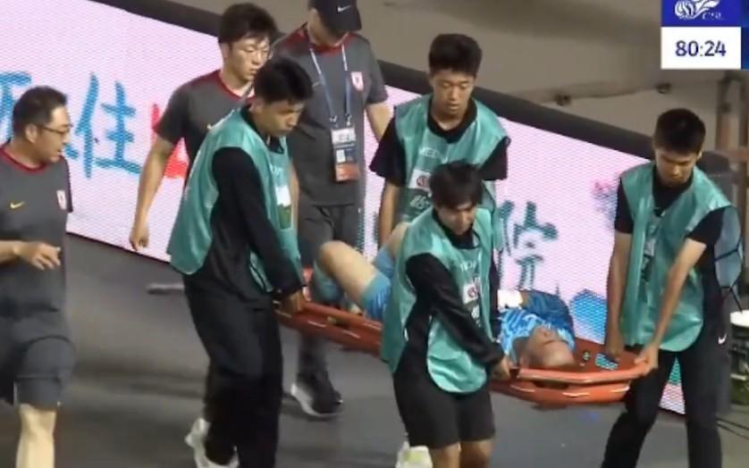 博主:长春亚泰门将吴亚轲重伤,很可能缺席本赛季剩余的比赛
