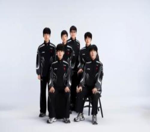 西方网友热议TES不敌KT：Kanavi准备回LCK替换掉小花生了！