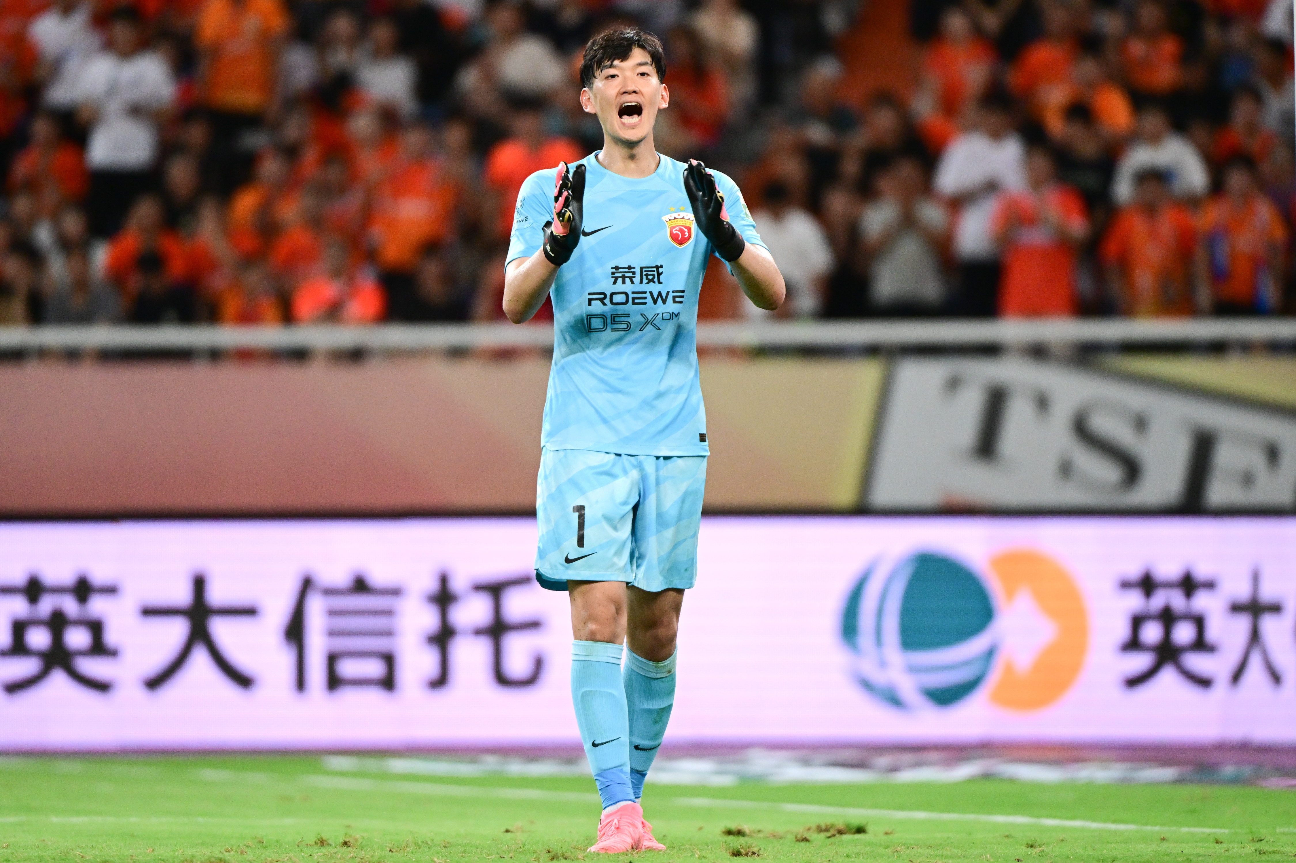 记者：颜骏凌、蒋光太、古斯塔沃回归