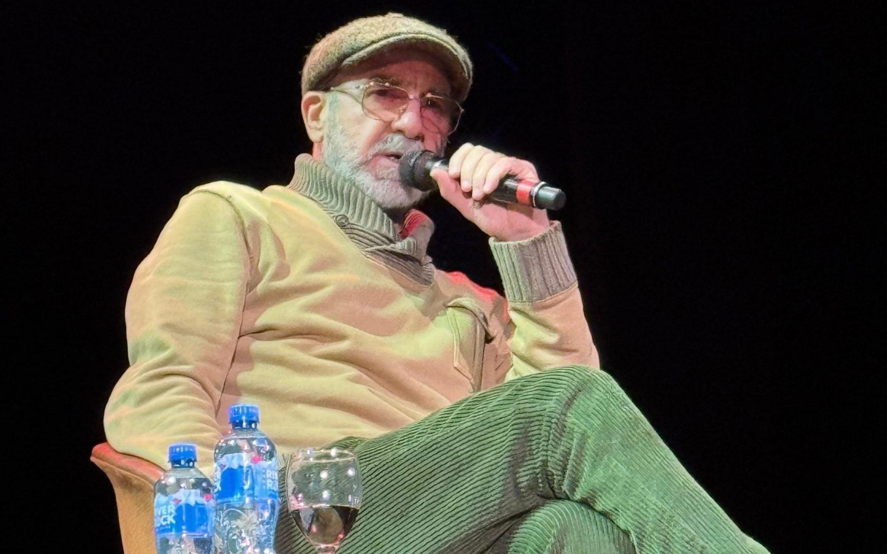 坎通纳：现在的防守球员背着手像企鹅