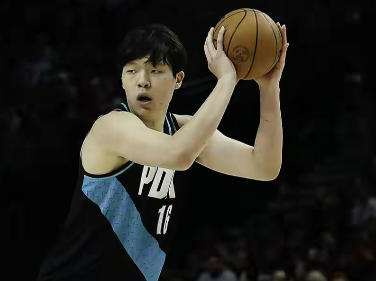 杨瀚森连续3场登场：4中1仅3+5生涯三分21中3需提升稳定性