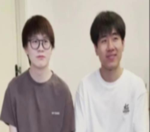 Meiko和GALA合拍视频：下路默契挑战，听到喜欢的美食就睁眼