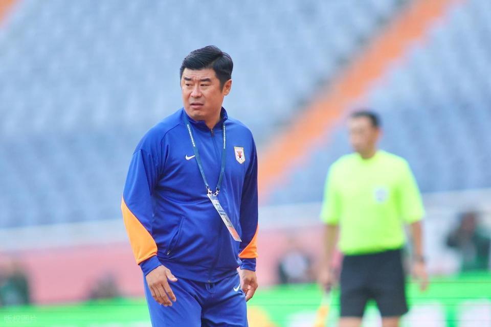 快让他转正42岁韩鹏主场完美谢幕！率泰山狙击申花海港+60国安