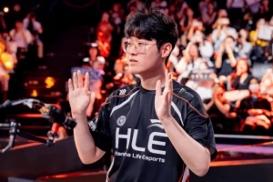 Zeus：想精通所有类型的英雄，薇恩是不错但需要慎重考虑