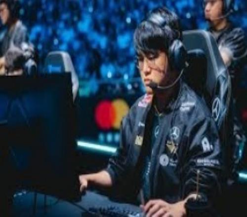 Gumayusi未达成续约Viper去向成谜外网爆料：T1SmashHLEGumayusiDKPeyz