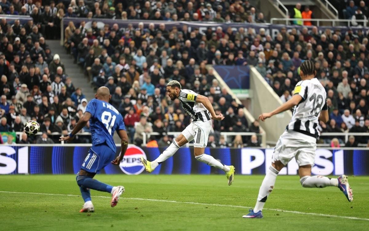 10场丢30球，卡拉巴赫创造欧冠历史单