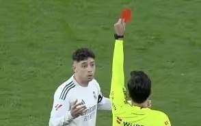 皇马TV：穆努埃拉罚下巴尔韦德是个错误，他的判罚双重标准