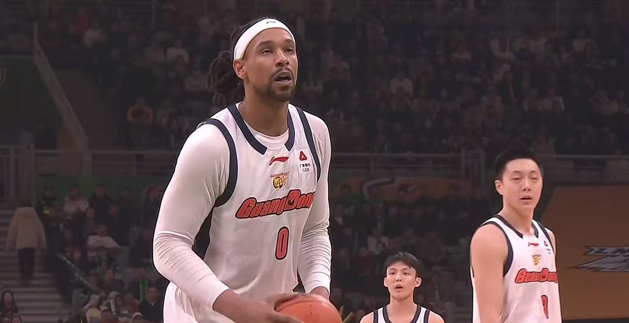 大鱼来了！广东最适合的锋线大侧翼曝光，朱芳雨有望重金挖走