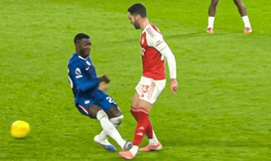 疯狂德比！十人切尔西尽显铁血，战平阿森纳，英超积分榜出炉