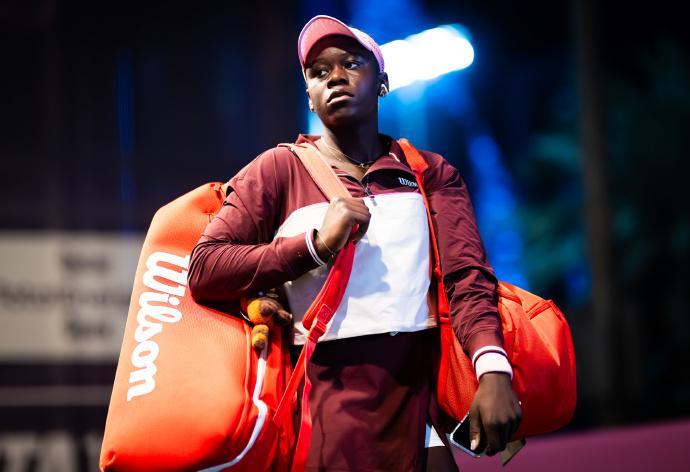 张帅资格赛出局！今年迪拜郑钦文女单孤军作战