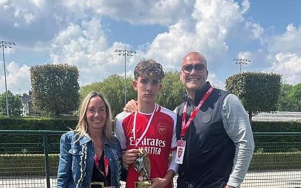 太阳报：道曼的父母已经为他成立了个