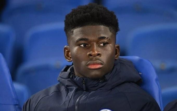 天空：曼联计划今年签12名顶级中场，目