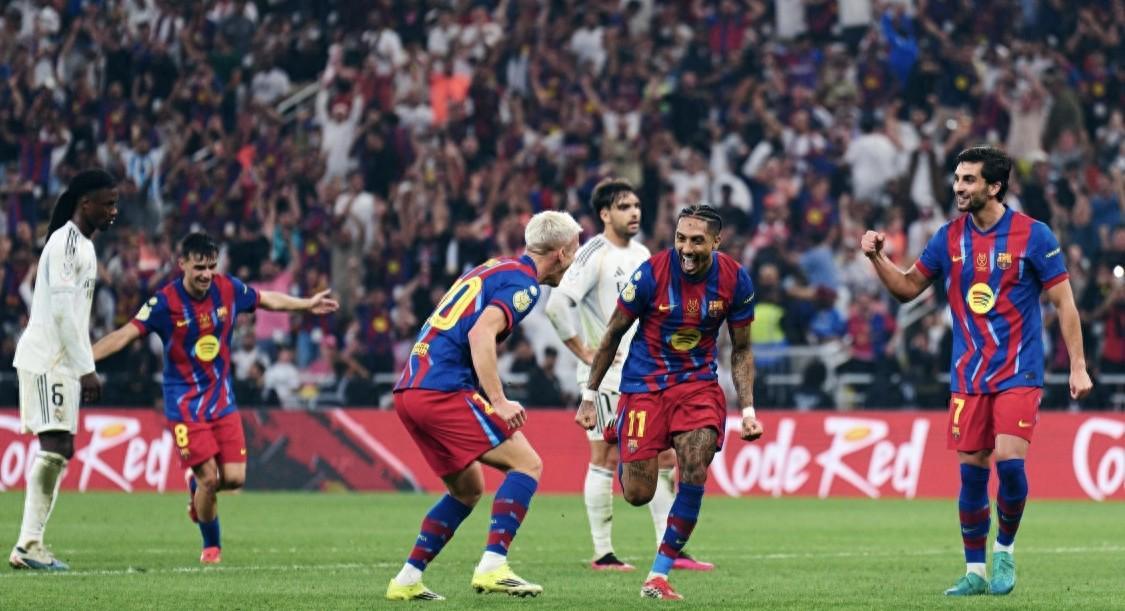 足坛疯狂夜，巴萨击败皇马夺冠，国米遭那不勒斯逼平