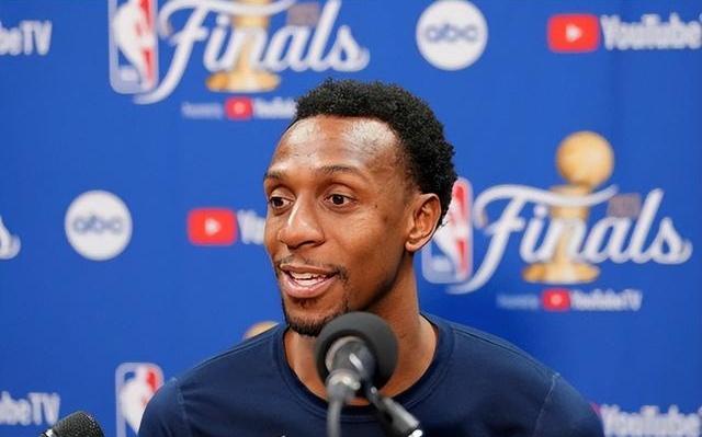 效力球队数量居NBA之冠伊斯史密斯