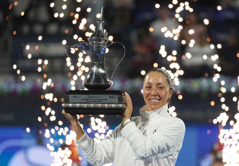 佩古拉迪拜夺冠再传当官喜讯，袁悦送双蛋被调侃想提前庆元宵