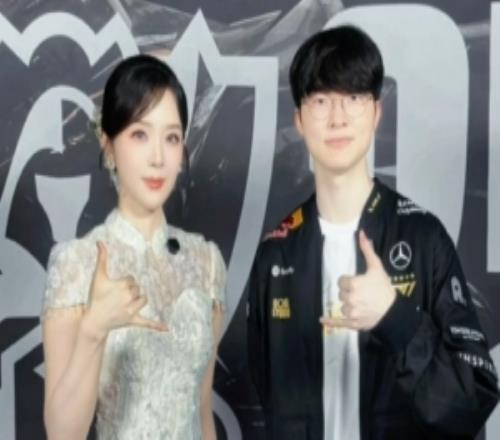 余霜晒照：S15结束啦！真的很感激遇到这么多可爱认真的小伙伴！