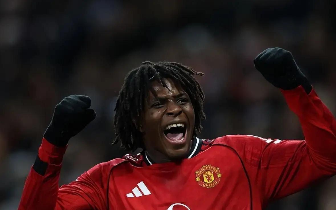 10！飞翼凌空斩铁树开花，曼联击退英超