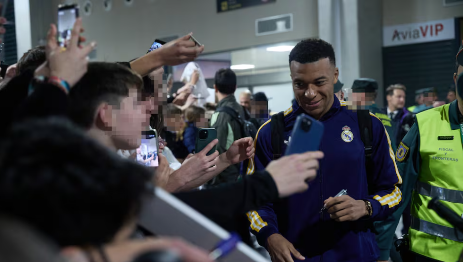 姆巴佩随队出征曼城！欧冠头号射手欲