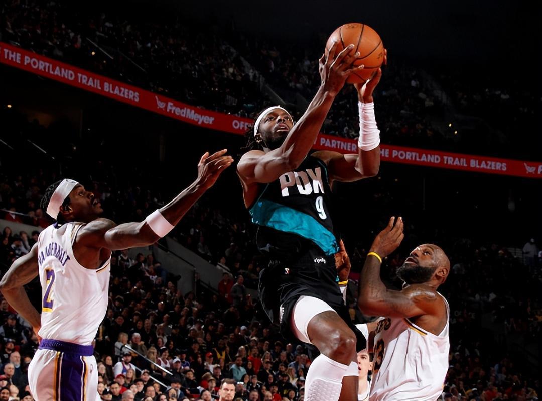 防到詹皇16中6！开拓者31岁3D王牌复苏：轰22+3，湖人曾眼馋他