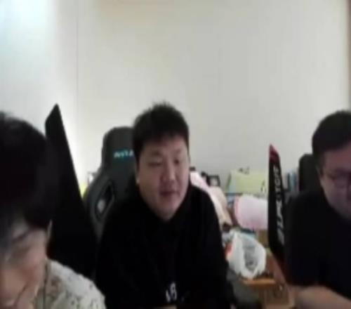 yagao爆料比赛也能嚼榔子：只要味道小别被裁判闻到就行！