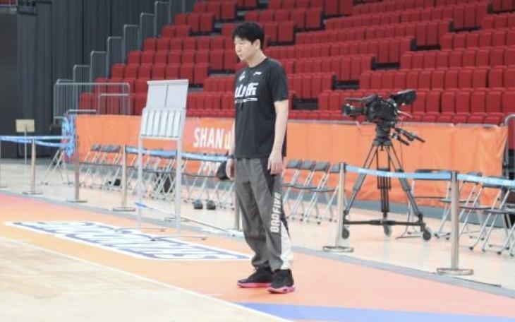 邱彪：今天我们拼得不错打得很顽强，要放低姿态尽快找回状态