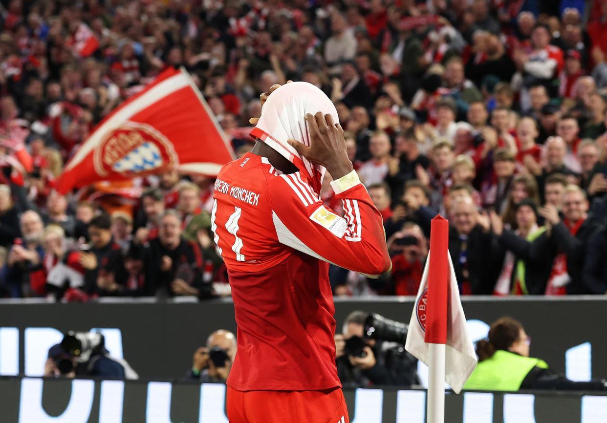 30！凯恩罕见哑火，拜仁笑傲强强对决，15