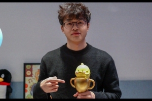 BLG发布xun生日开箱视频：感谢粉丝们的礼物与精心布置的甜品台