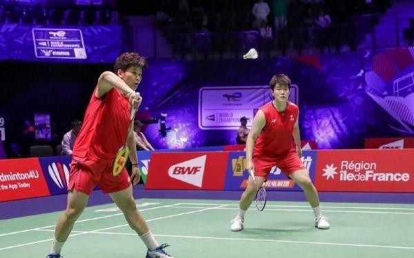 羽毛球世锦赛女双决赛:刘圣书谭宁丢掉一局,双方11平