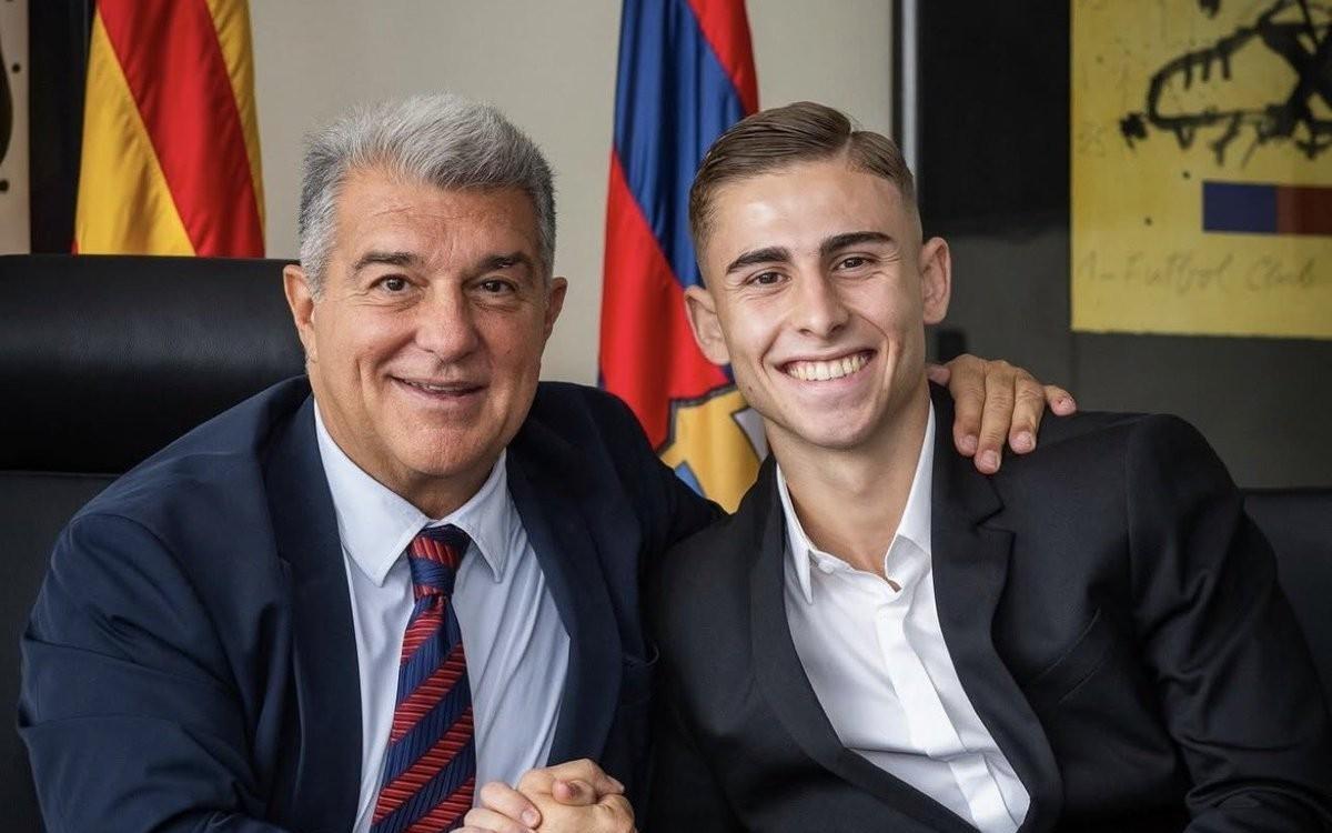 记者：费尔明未来几小时内与巴萨续约