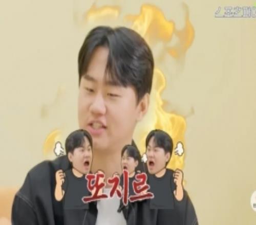 Kuro：LPL选手拿一次世界赛冠军就成为了艺人无论去哪都被认出来