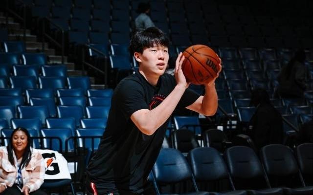 发展联盟背靠背创新高杨瀚森诠释篮