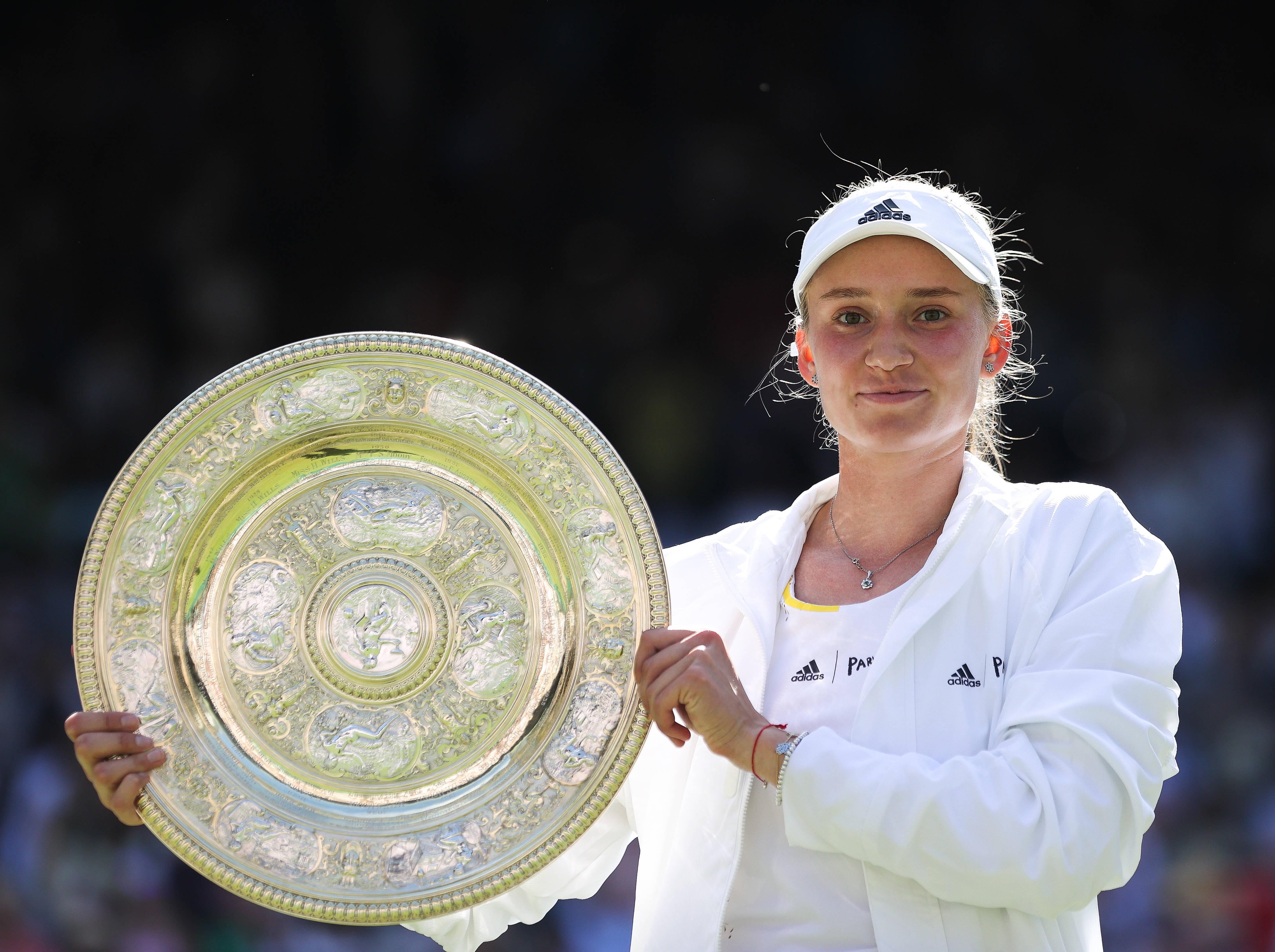 最新WTA排名出炉，莱巴金娜历史性跻身前二，多位选手创新高