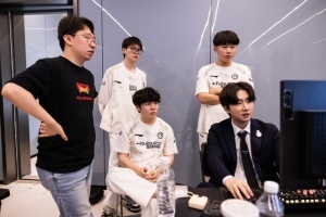 JieJie的积分真好用！因JDG止步四强 积分95点的iG确认冒泡赛胜者