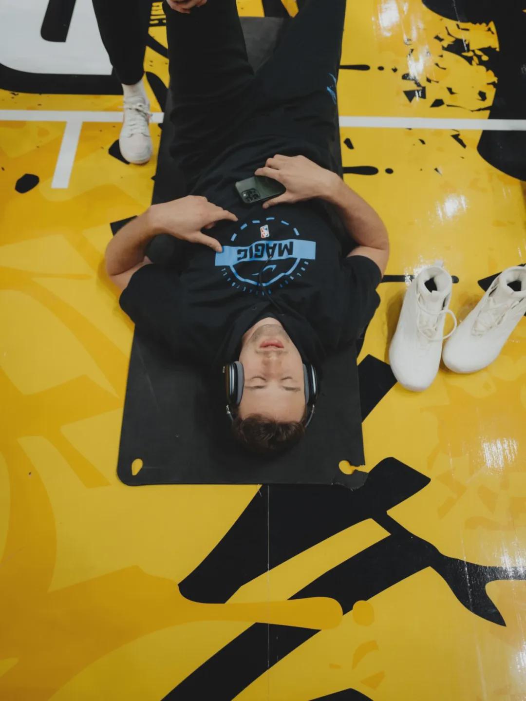 5年2.24亿！无限期缺阵！NBA最惨球队诞