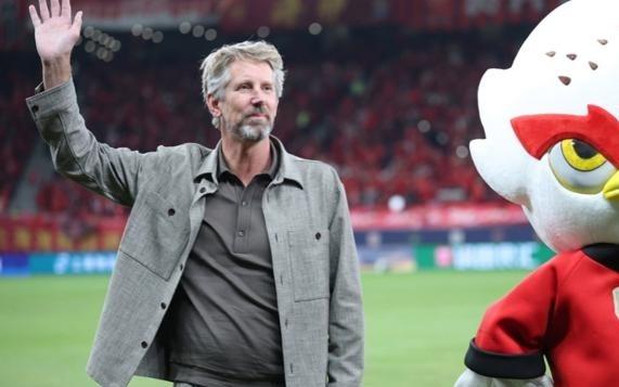 上海是冠军！申城职业足球包揽中超三