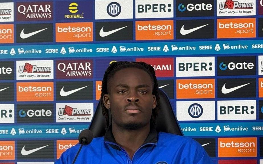 比塞克：不考虑转会问题我必须持续出