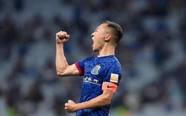 中超36岁老将吴曦与申花续约1年
