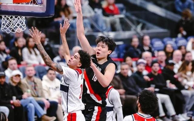 入选新秀赛后，杨瀚森打出最好的一场球