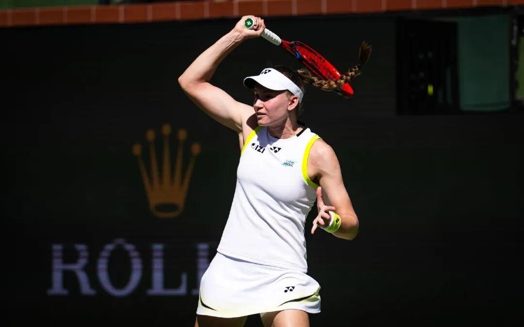 网球天堂没错了！萨巴伦卡好事成双逆转莱巴金娜辛纳集齐大师赛六项硬地冠军解锁新成就