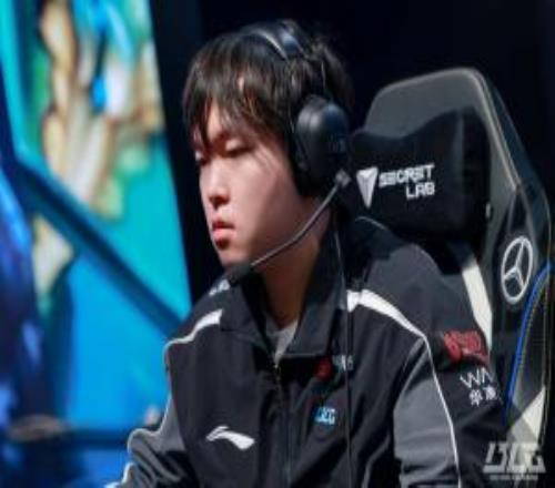 外网网友表达对Bin的欣赏：希望你有一天可以举起奖杯